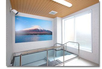 広々とした浴室